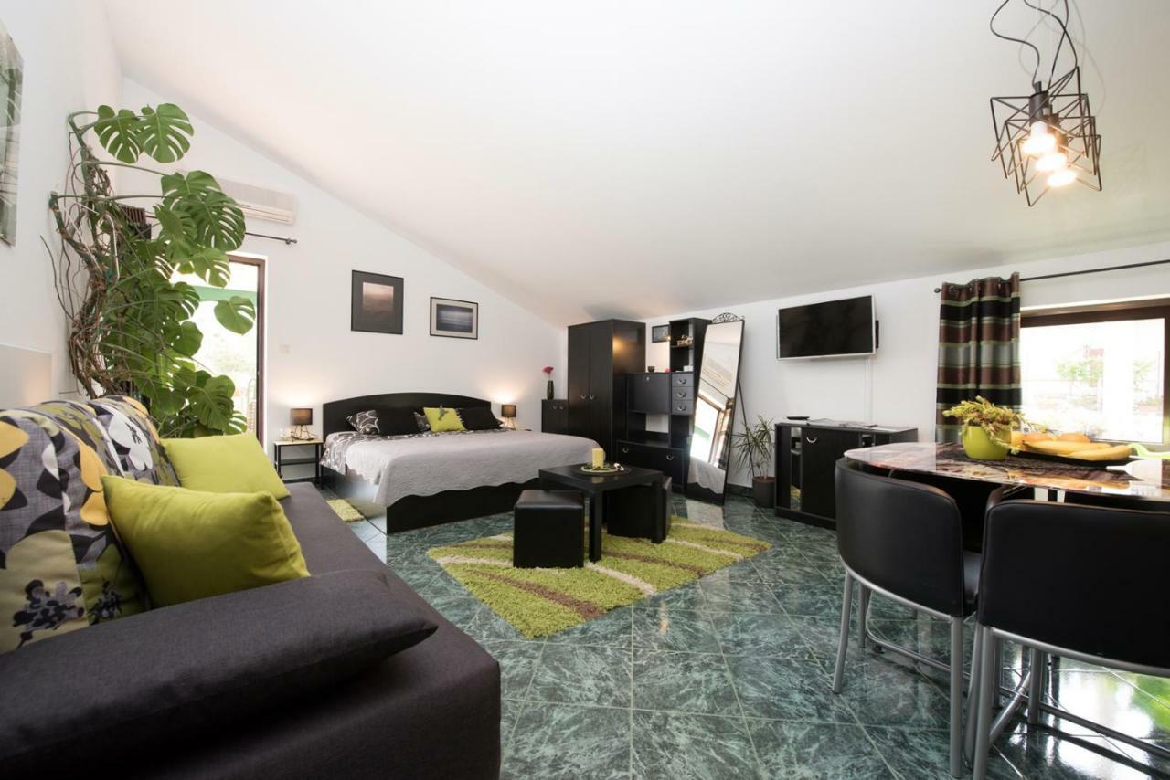 Apartments Villa Zara ลอฟราน ภายนอก รูปภาพ
