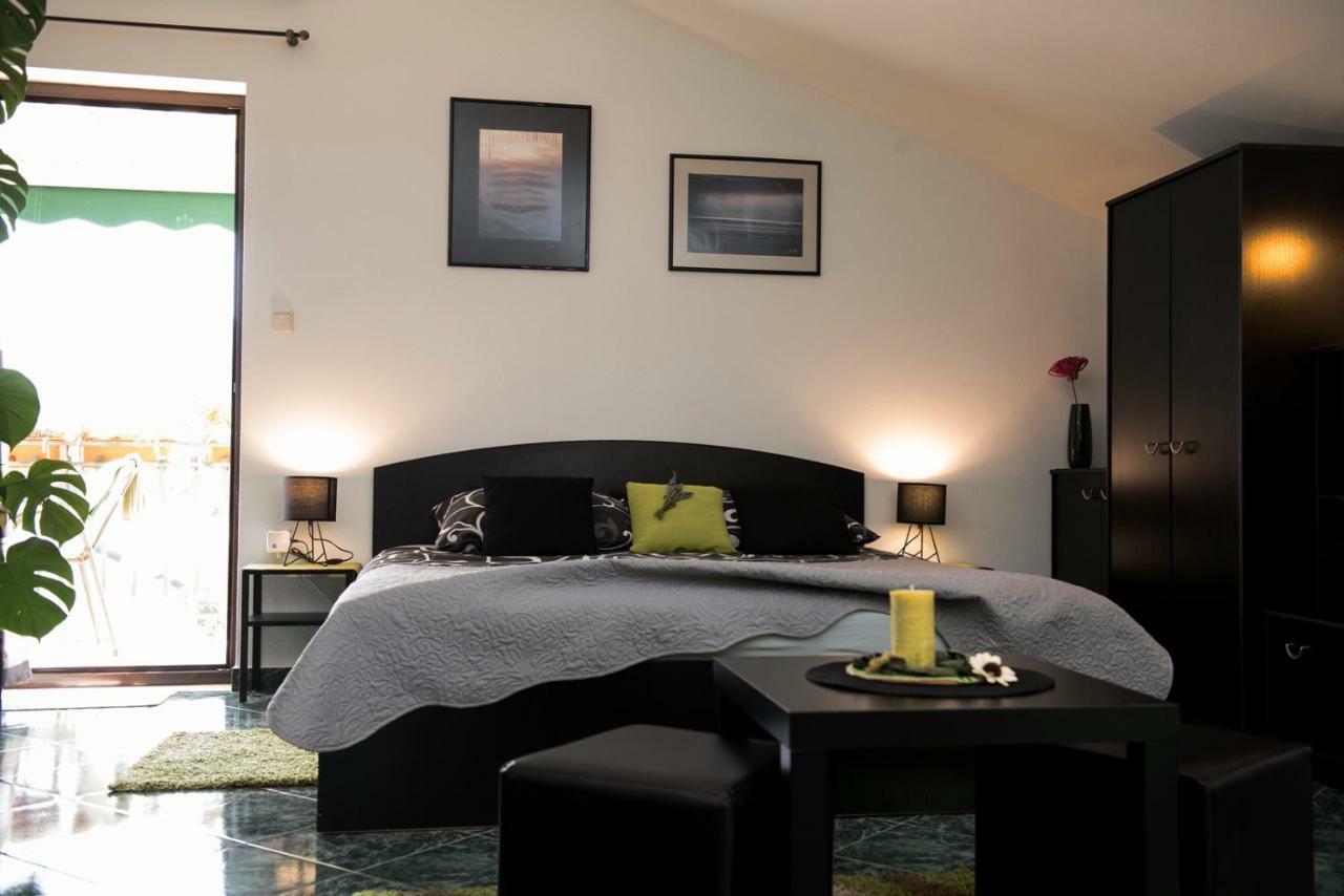 Apartments Villa Zara ลอฟราน ภายนอก รูปภาพ