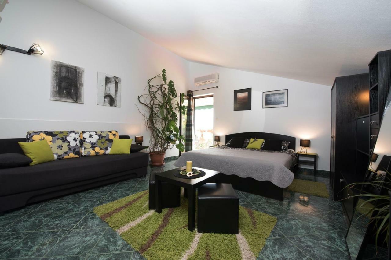 Apartments Villa Zara ลอฟราน ภายนอก รูปภาพ